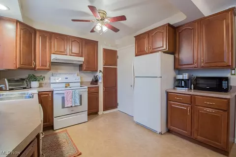5691 Cherokee Dr, Lyndhurst, OH 44124 photo 22