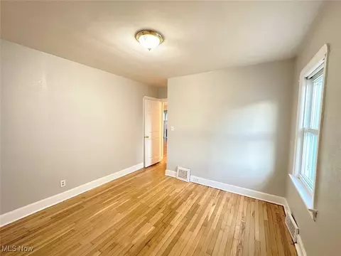 340 E 197th St, Euclid, OH 44119 photo 17