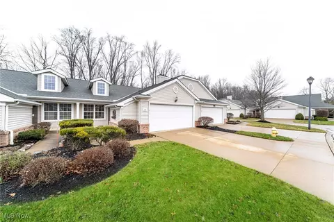 25 Community Dr, Avon Lake, OH 44012