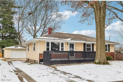 375 Leeds St, Akron, OH 44305