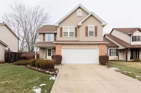 1430 Loriann Dr, Berea, OH 44017