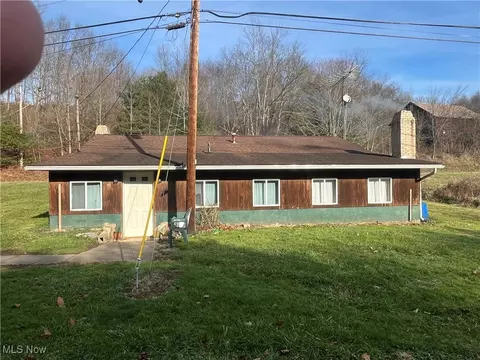 49309 Dyke Rd, Rogers, OH 44455