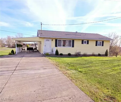 1549 New England Ridge Rd, Washington, WV 26181