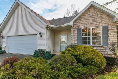 8869 Ashlyn Ct #14C, Olmsted Falls, OH 44138