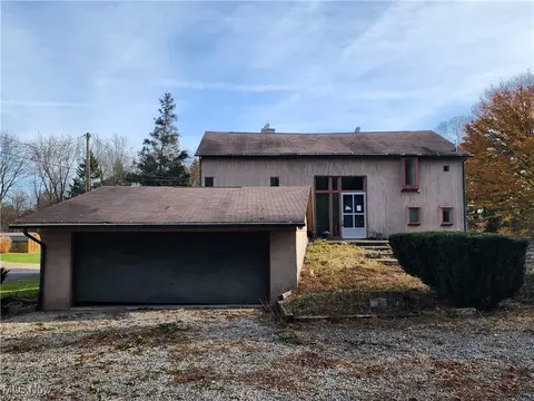 1551 Warner Rd, Hubbard, OH 44425