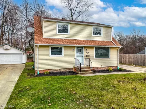2109 Green Rd, Cleveland, OH 44121