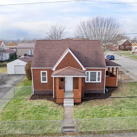 218 Emerson Ave, Weirton, WV 26062