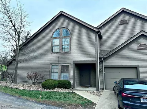 6465 Saint Andrews Dr #1, Canfield, OH 44406