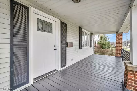 30025 Robert St, Wickliffe, OH 44092 photo 7