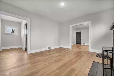 30025 Robert St, Wickliffe, OH 44092 photo 18