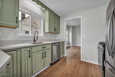 30025 Robert St, Wickliffe, OH 44092 photo 36