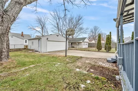 30025 Robert St, Wickliffe, OH 44092 photo 13
