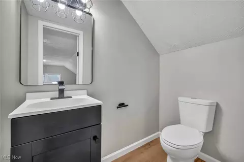 30025 Robert St, Wickliffe, OH 44092 photo 31
