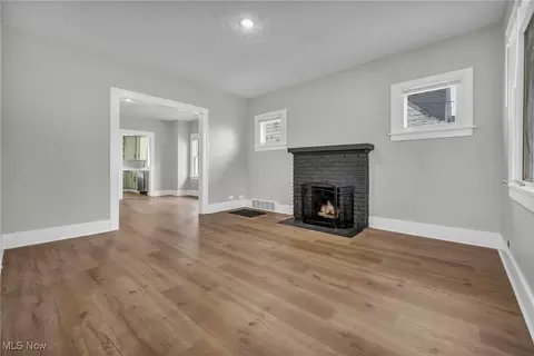 30025 Robert St, Wickliffe, OH 44092 photo 16