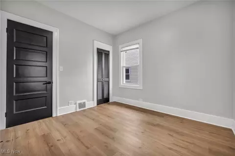 30025 Robert St, Wickliffe, OH 44092 photo 23
