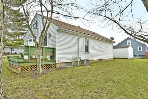 Exterior - 143 Marshall Ave W, Warren, OH 44483 photo 4 of 4