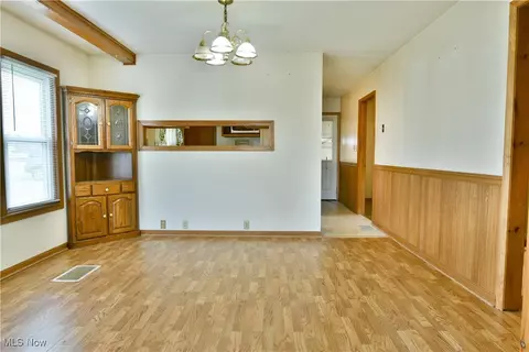 Living - 143 Marshall Ave W, Warren, OH 44483 photo 5 of 9