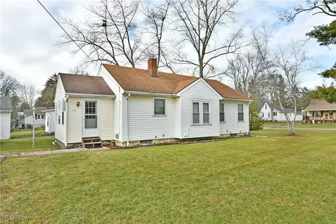Other - 143 Marshall Ave W, Warren, OH 44483 photo 1 of 13