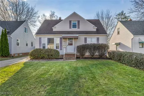 484 E 314th St, Willowick, OH 44095