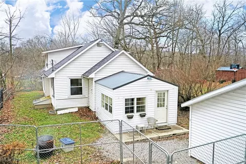 529 Potic Dr, Leavittsburg, OH 44430
