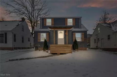 14101 Carrydale Ave, Cleveland, OH 44111