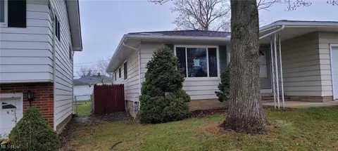 15517 Mendota Ave, Maple Heights, OH 44137