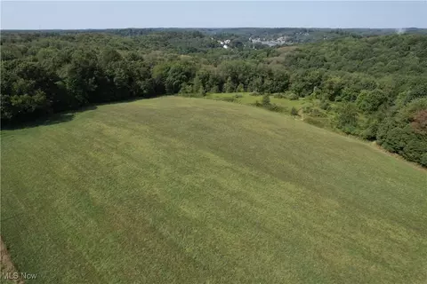 5147 Avalon Rd NW, Carrollton, OH 44615