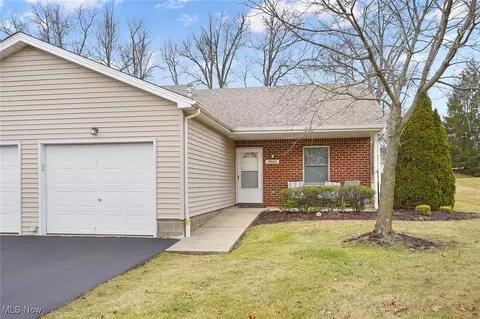 519 Wilcox Rd #B, Austintown, OH 44515