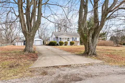 529 James Ave, Akron, OH 44312