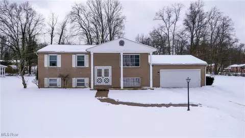 7586 Rob St NW, Massillon, OH 44646