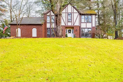 6743 Cedar Ridge Trl, Clinton, OH 44216