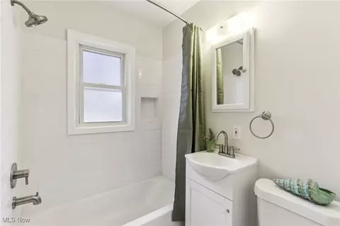 Bath - 669 Evans Ave, Akron, OH 44310 photo 1 of 3