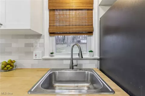 Kitchen - 669 Evans Ave, Akron, OH 44310 photo 3 of 4