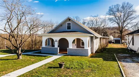 738 Lulu St, Parkersburg, WV 26101