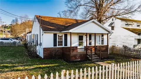 1110 13th Ave, Vienna, WV 26105