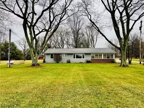 7195 Bear Swamp Rd, Wadsworth, OH 44281