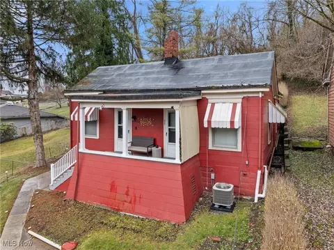 35 Laipple St, Bridgeport, OH 43912