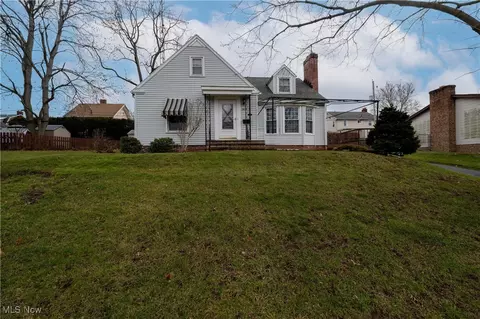 1412 Monument Rd NW, Canton, OH 44703