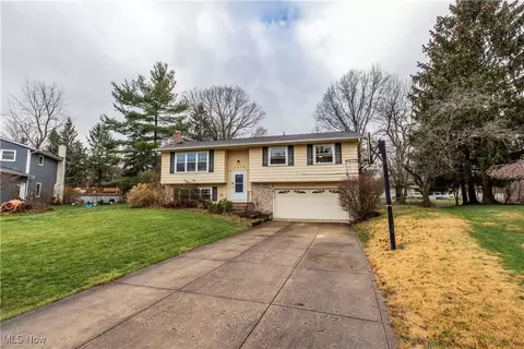 3915 Claythorne Pl, Brunswick, OH 44212