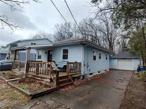 1121 Allen Ave, Ashtabula, OH 44004 photo 4