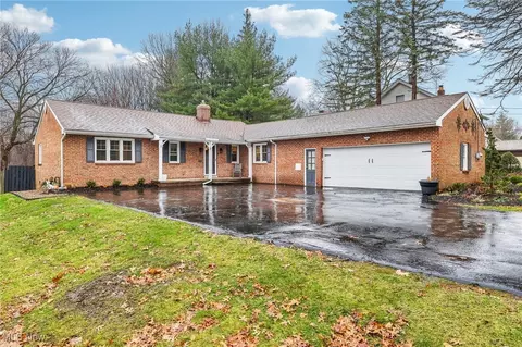 1755 Som Center Rd, Gates Mills, OH 44040