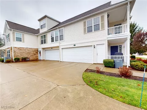 363 E Legend Ct #C, Highland Heights, OH 44143