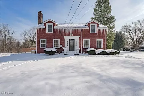 18781 Chillicothe Rd, Chagrin Falls, OH 44023