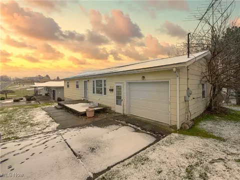513 Porter Ave, Campbell, OH 44405