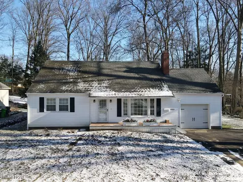 3553 Edgewood Dr, Stow, OH 44224