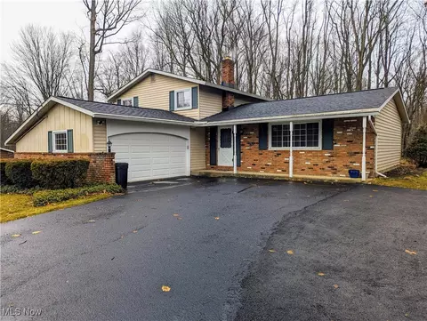 8645 Cedar Rd, Chesterland, OH 44026