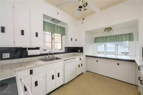 Kitchen - 319 Spring St, Dennison, OH 44621 photo 1 of 2