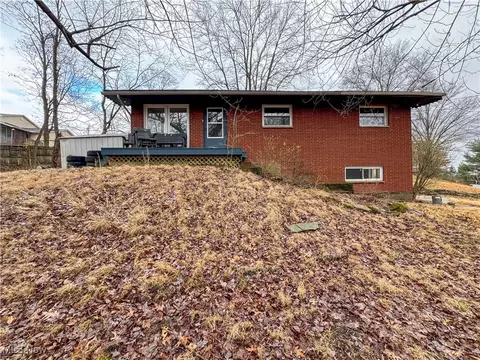 79 Woodcliff Dr, Washington, WV 26181