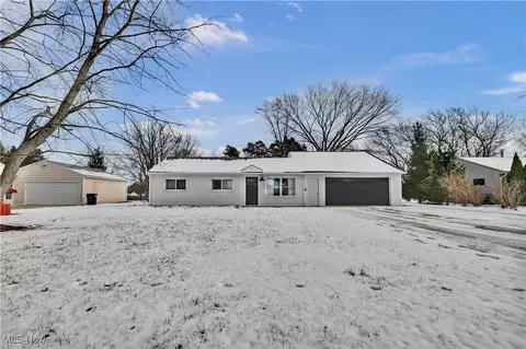 1855 Pinewood Dr, Brunswick, OH 44212