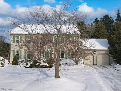 32925 Aspen Glen Dr, Solon, OH 44139